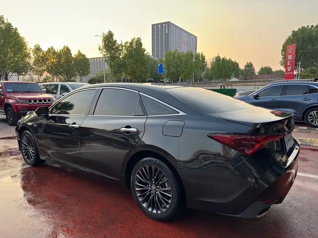 TOYOTA AVALON 2022