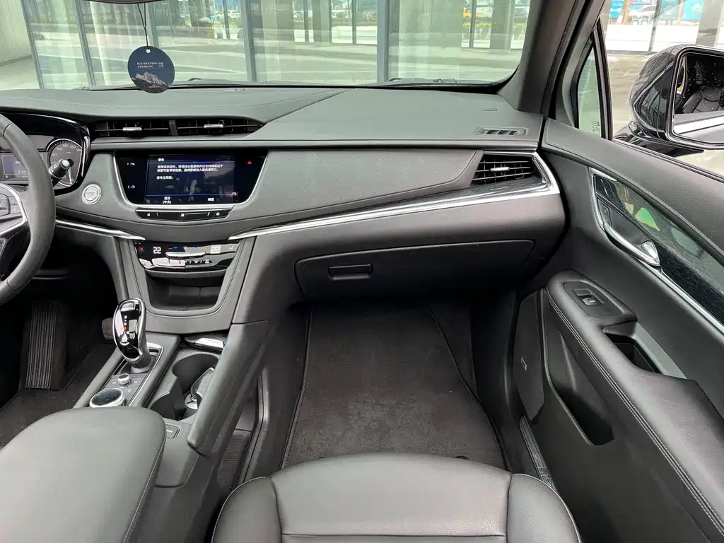 CADILLAC XT5 2021