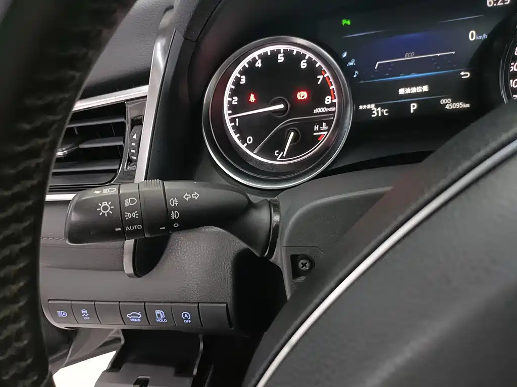 TOYOTA CAMRY 2020