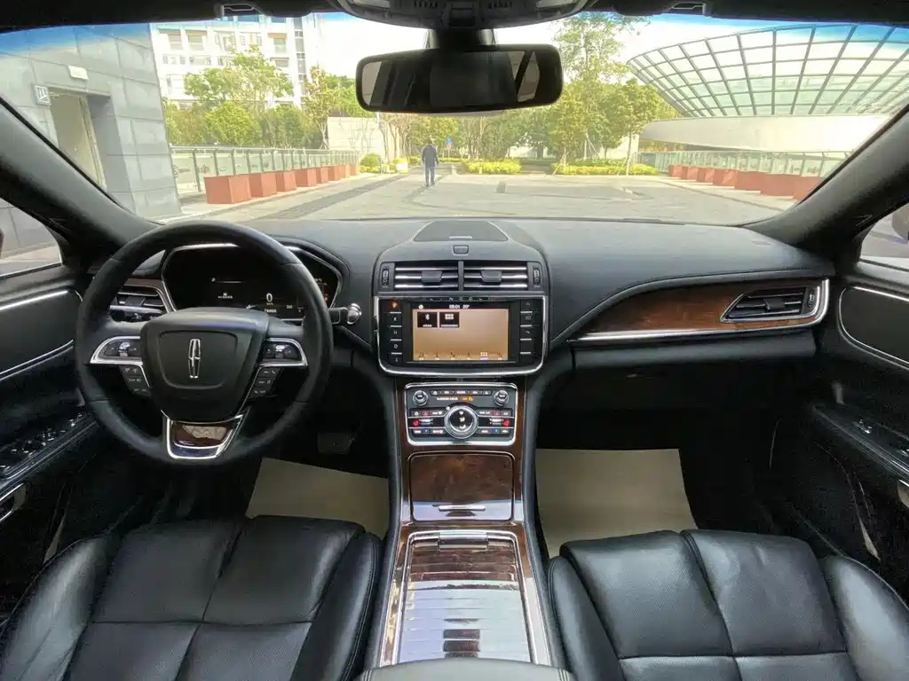 LINCOLN CONTINENTAL 2017