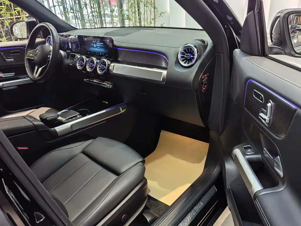 MERCEDES BENZ GLB 2021