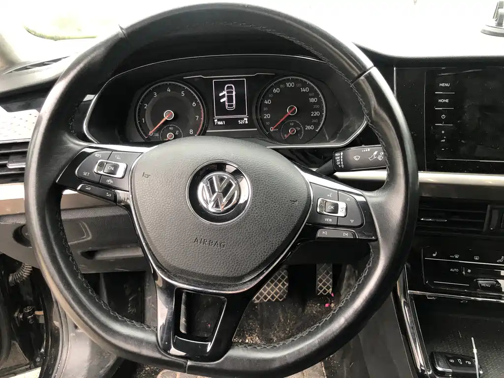 VOLKSWAGEN PASSAT 2020