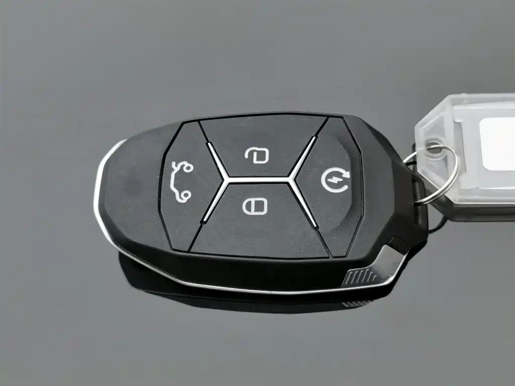 LYNK&CO 03 2020