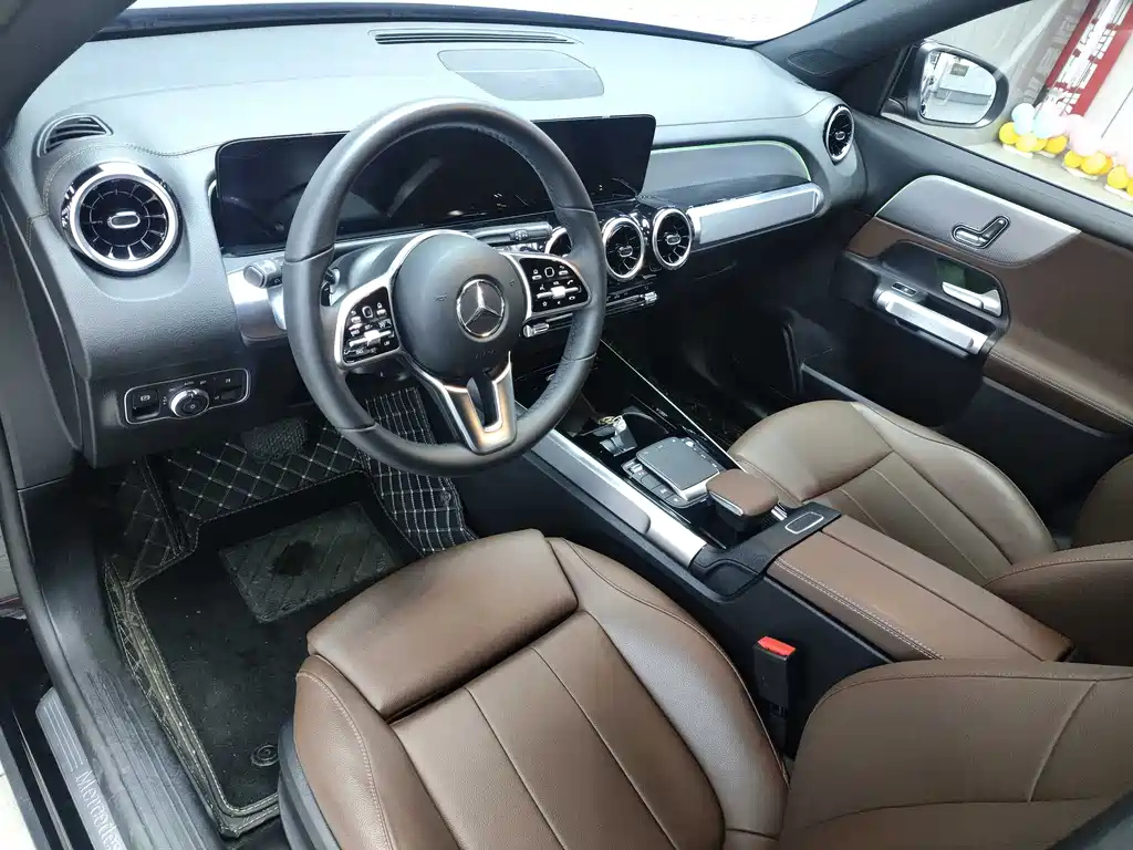 MERCEDES BENZ GLB 2023