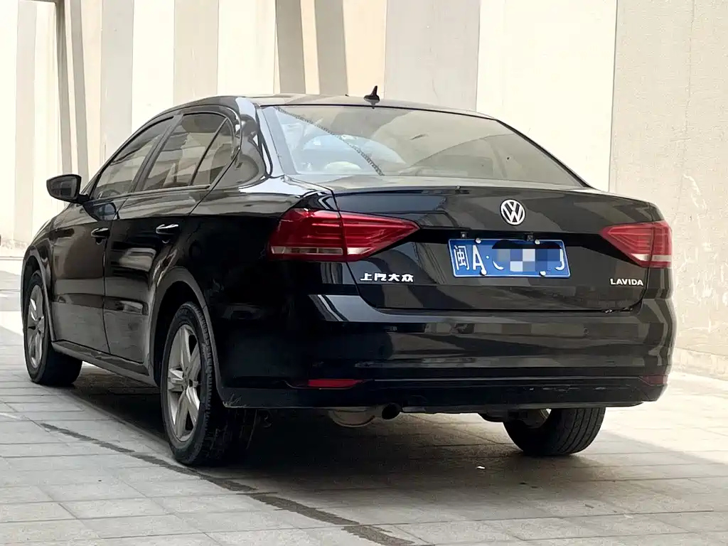 VOLKSWAGEN LAVIDA 2018