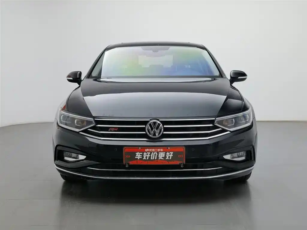VOLKSWAGEN MAGOTAN 2020