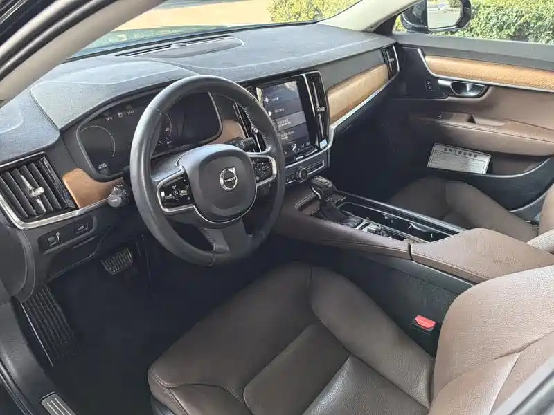 VOLVO S90 2020