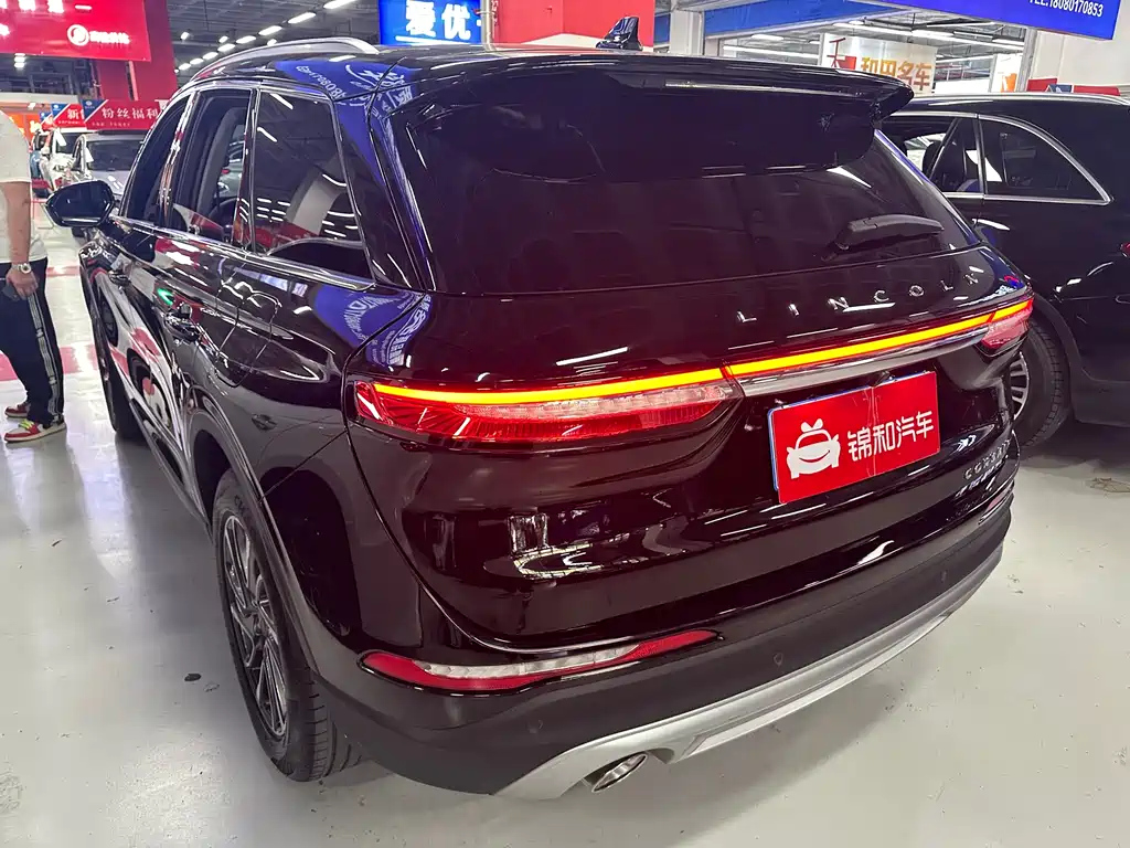 LINCOLN ADVENTURER 2022