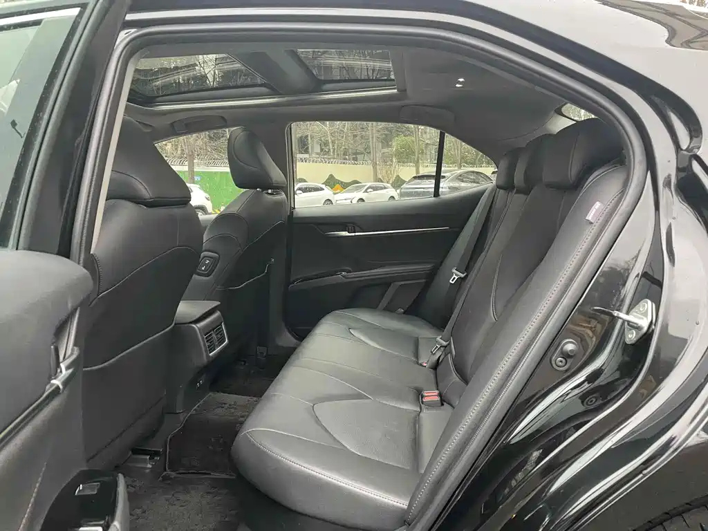 TOYOTA CAMRY 2021
