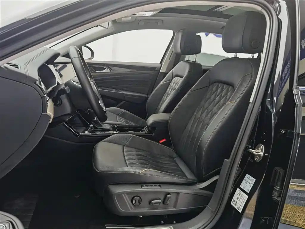 VOLKSWAGEN PASSAT 2021