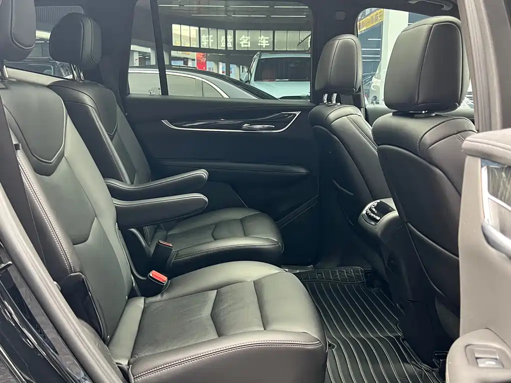 CADILLAC XT6 2021