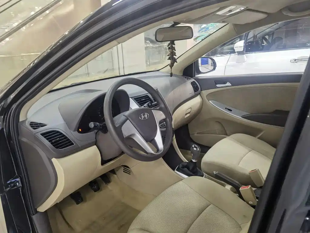 HYUNDAI RENA 2012