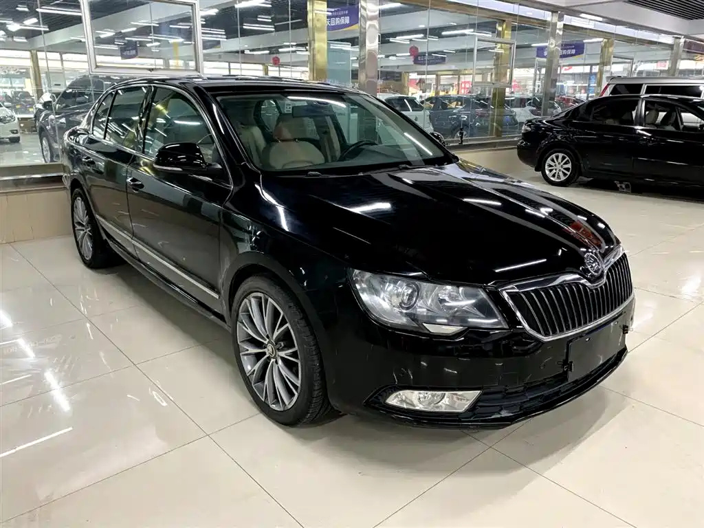 SKODA SUPERB 2013