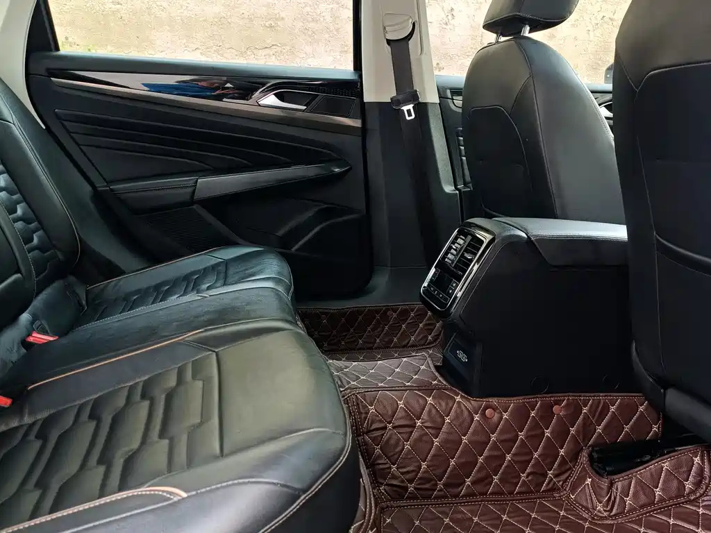 VOLKSWAGEN PASSAT 2019