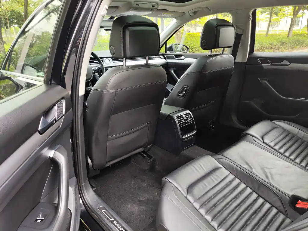VOLKSWAGEN MAGOTAN 2019