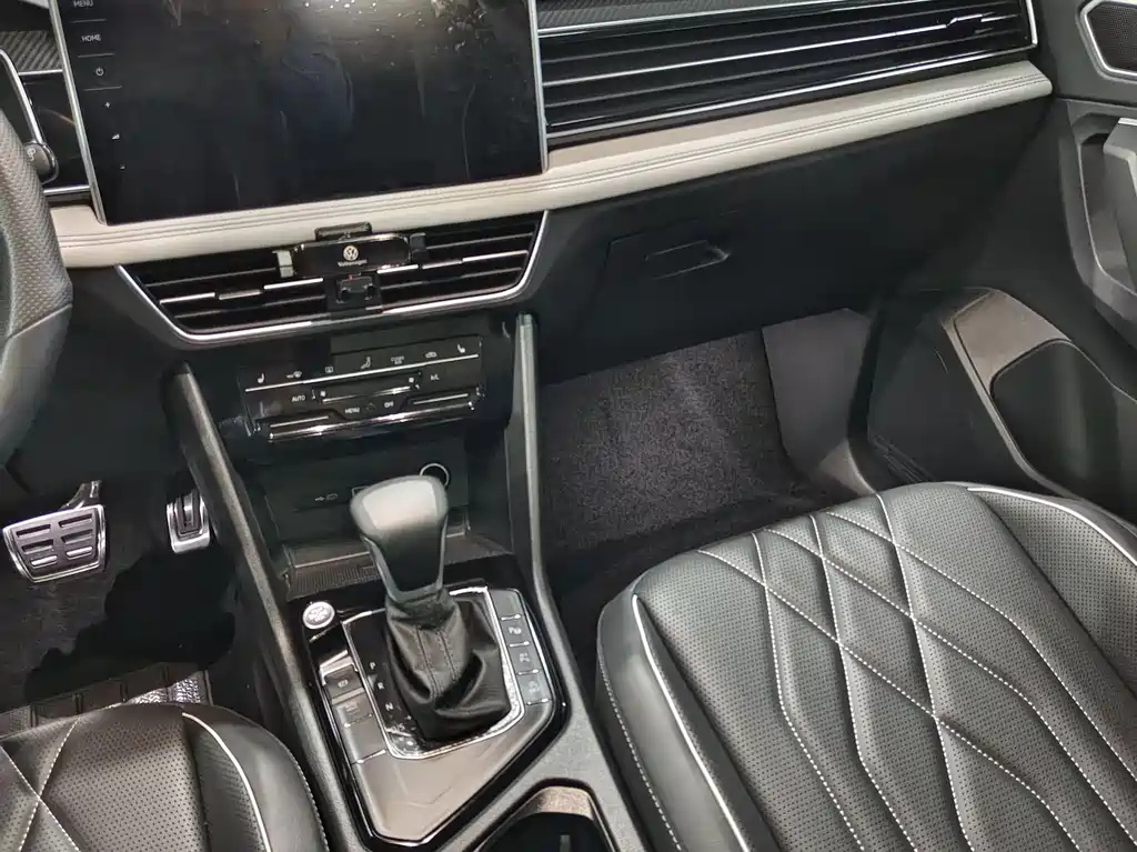 VOLKSWAGEN TIGUAN L 2023