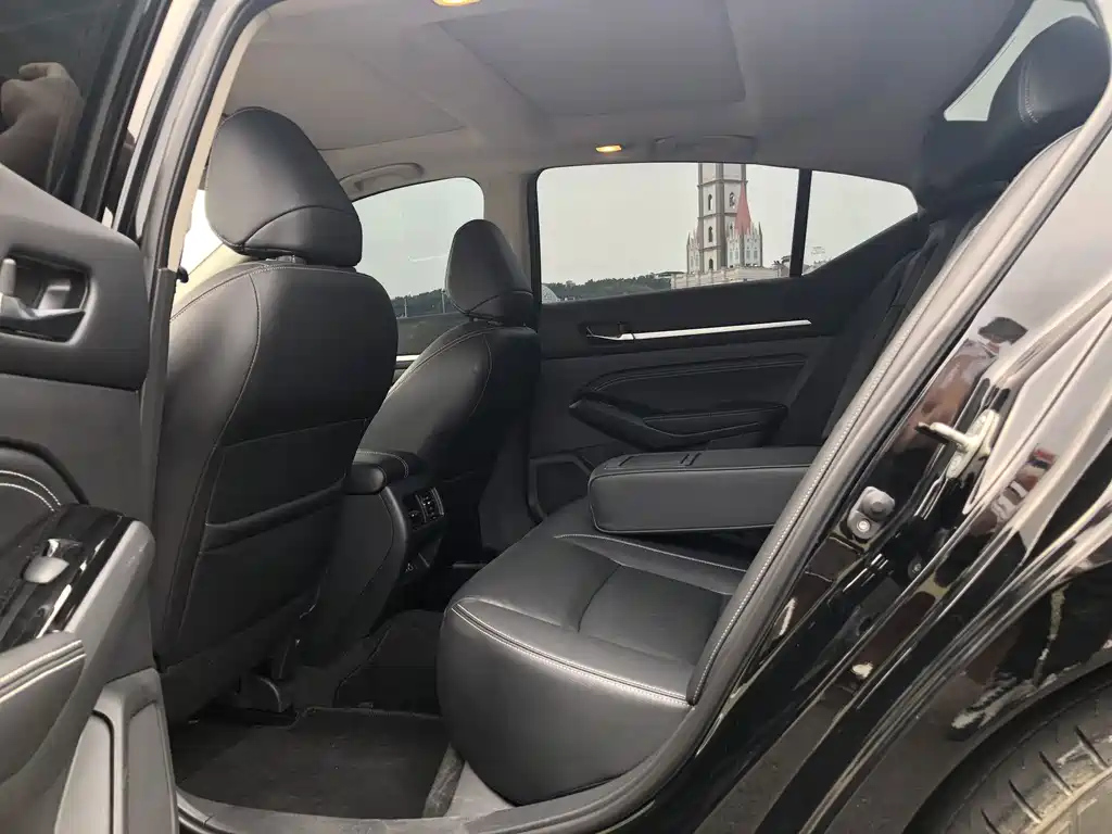 NISSAN TEANA 2021