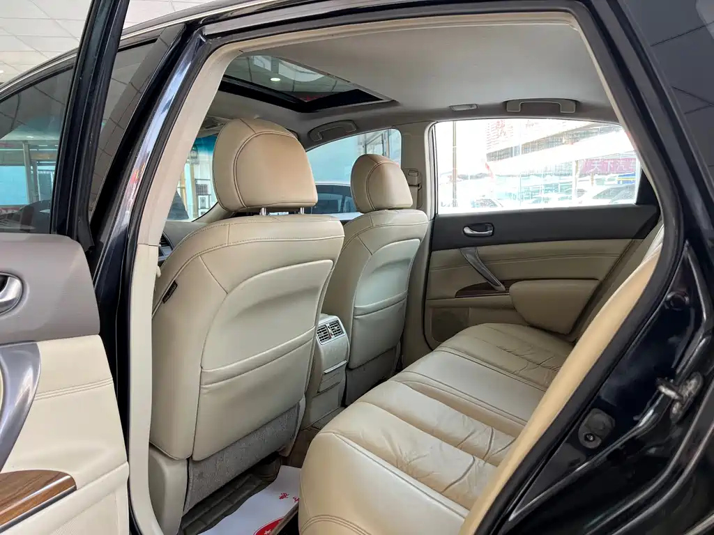 NISSAN TEANA 2011