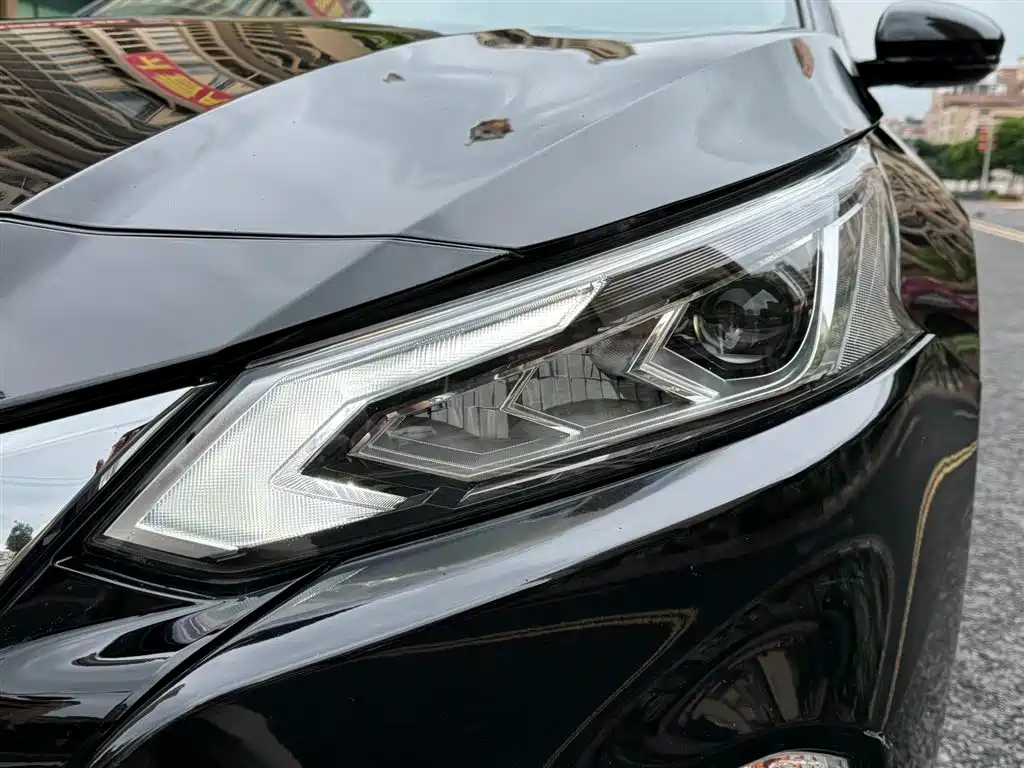 NISSAN TEANA 2021