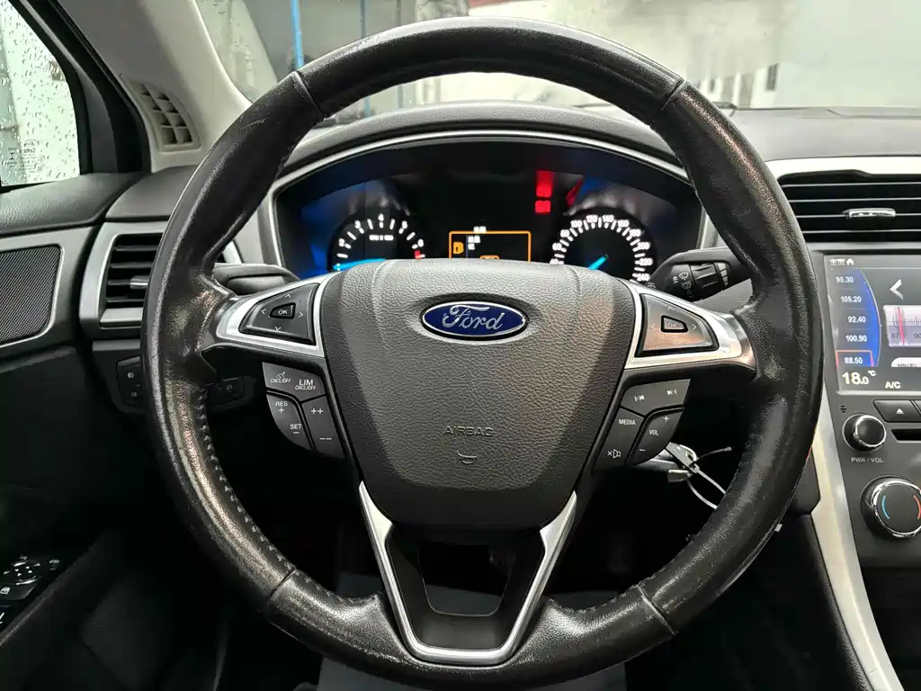 FORD MONDEO 2015