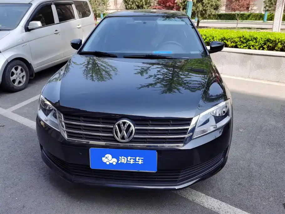 VOLKSWAGEN LAVIDA 2014