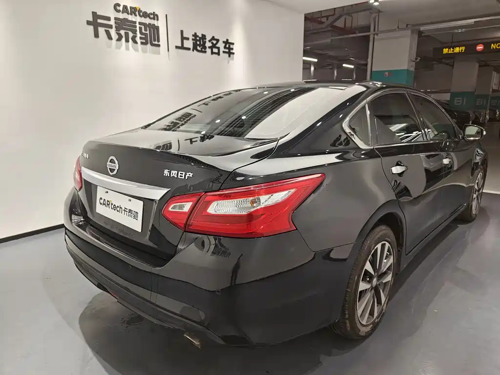 NISSAN TEANA 2017