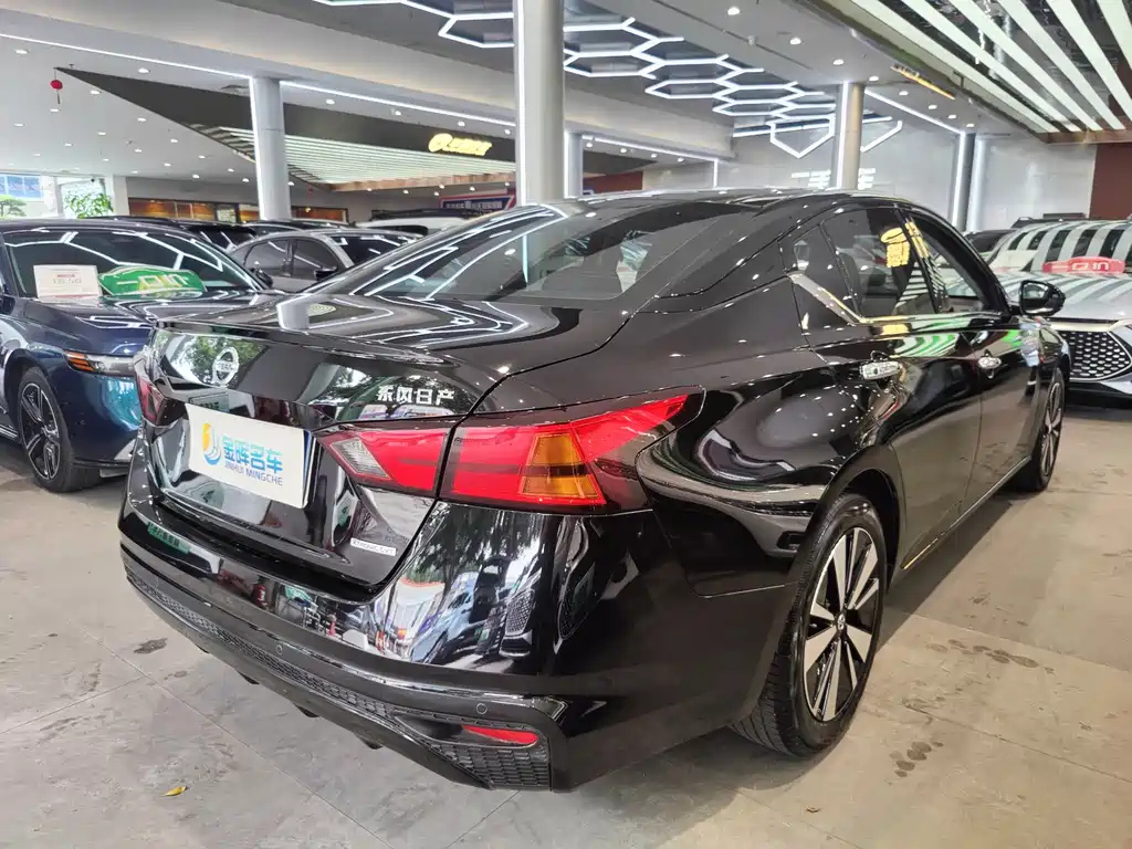 NISSAN TEANA 2022
