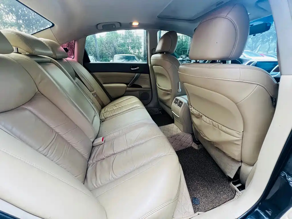 NISSAN TEANA 2011