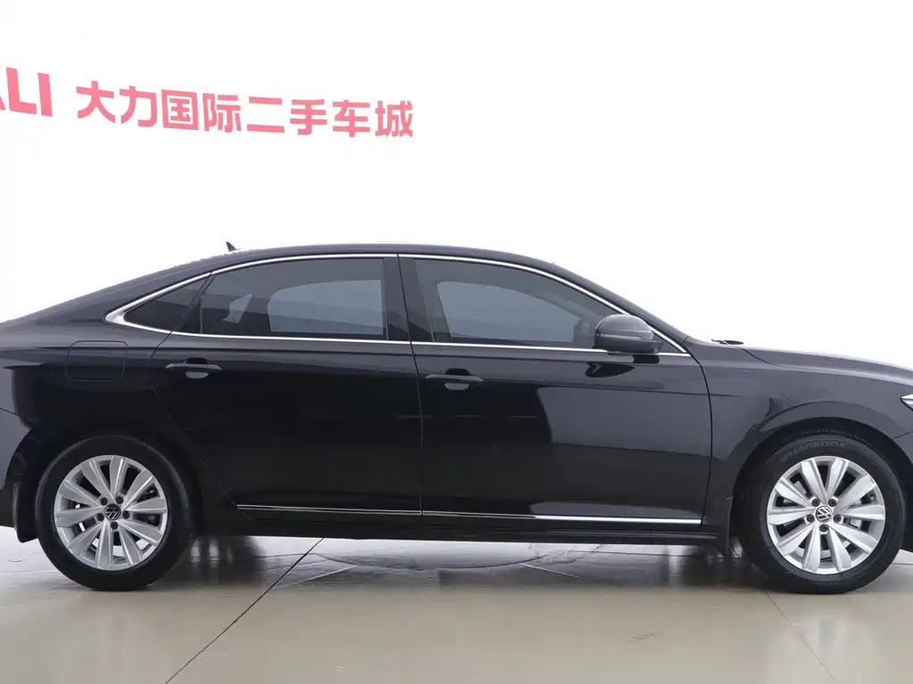 VOLKSWAGEN PASSAT 2021