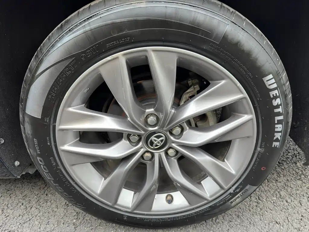 TOYOTA AVALON 2020