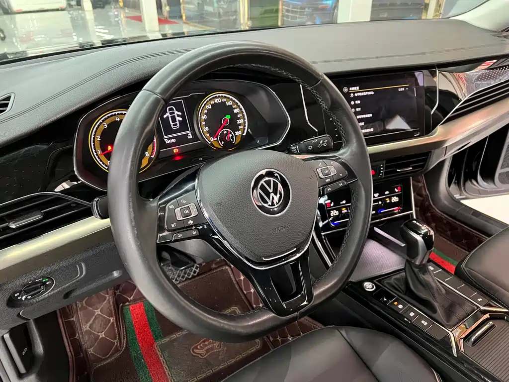 VOLKSWAGEN PASSAT 2021