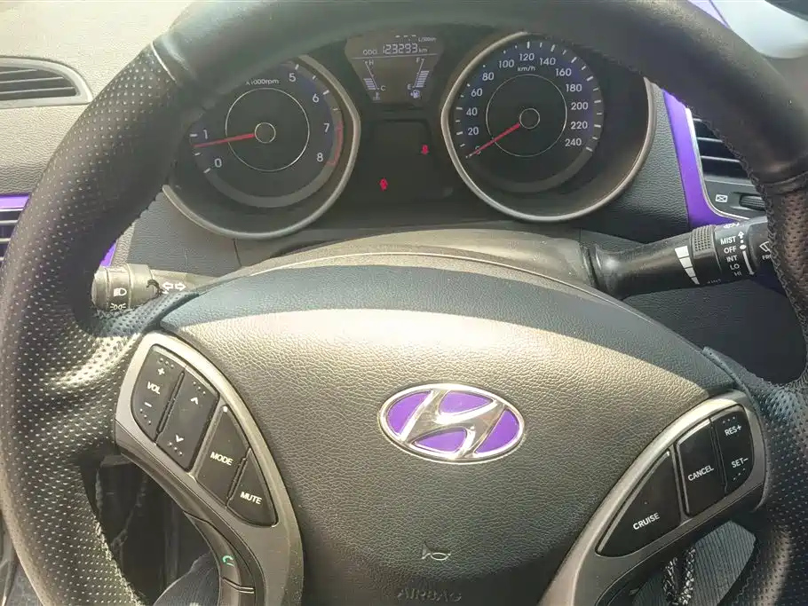 HYUNDAI ELANTRA 2013