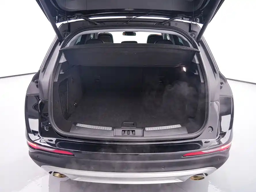 LINCOLN ADVENTURER 2021