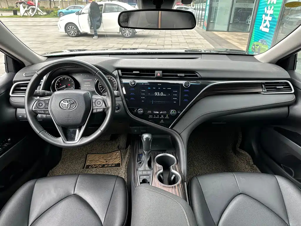 TOYOTA CAMRY 2020
