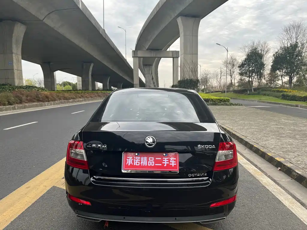 SKODA OCTAVIA 2016