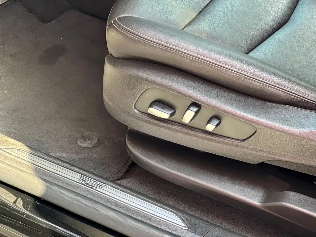 CADILLAC XT5 2021