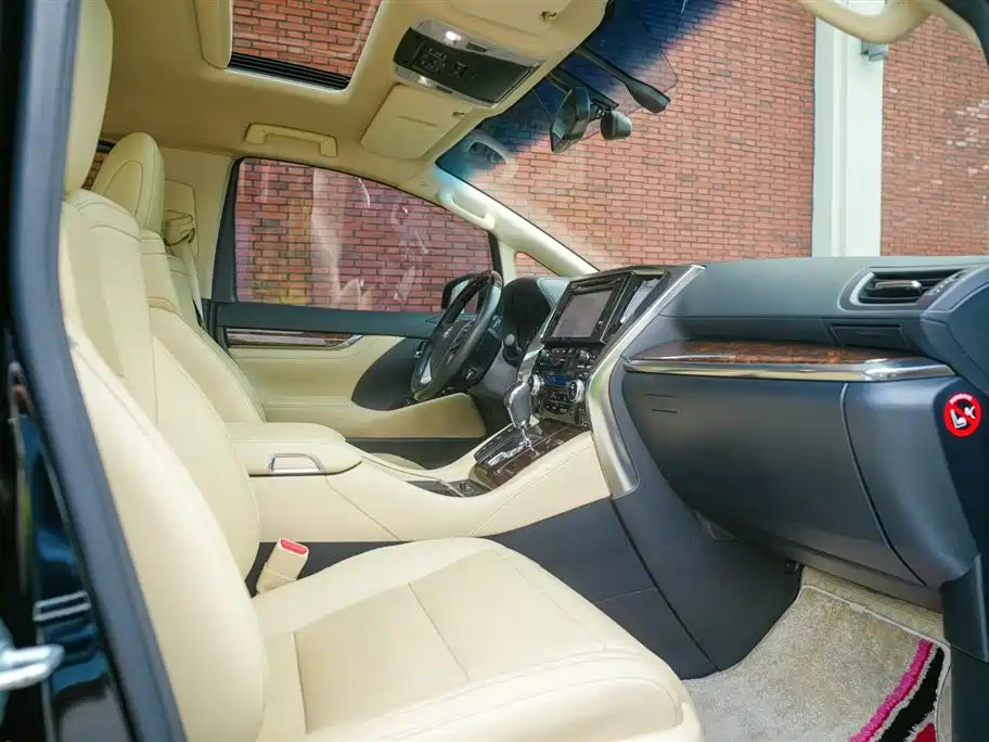 TOYOTA ALPHARD 2018