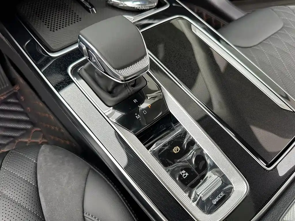HONGQI HS5 2023