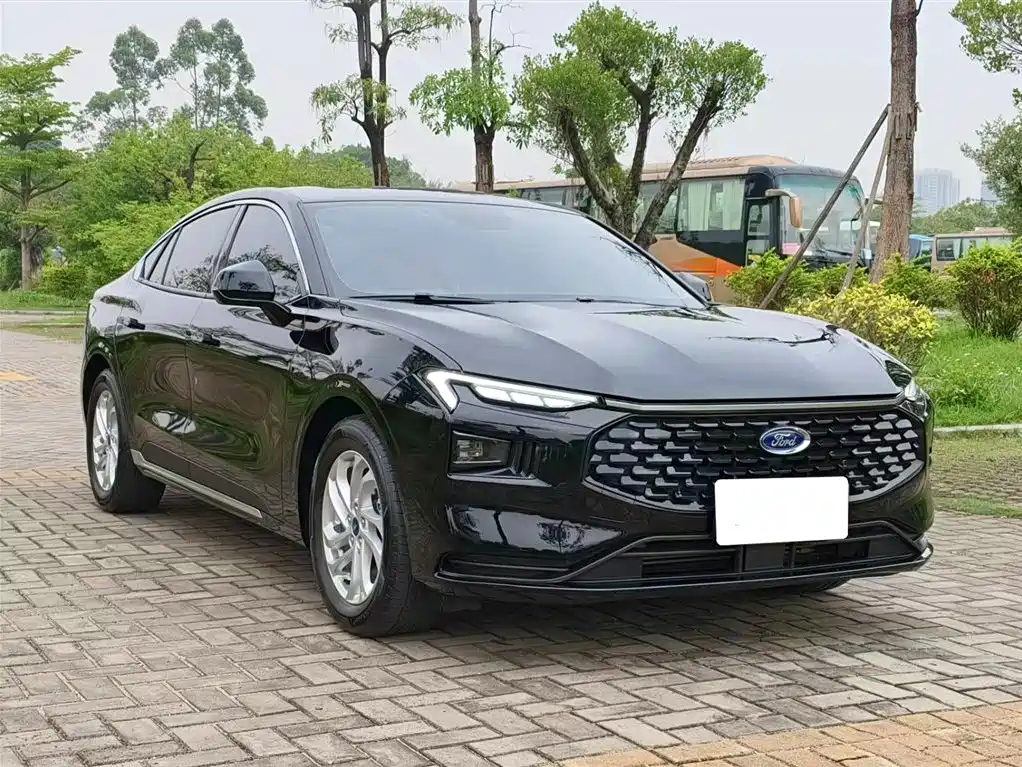 FORD MONDEO 2023