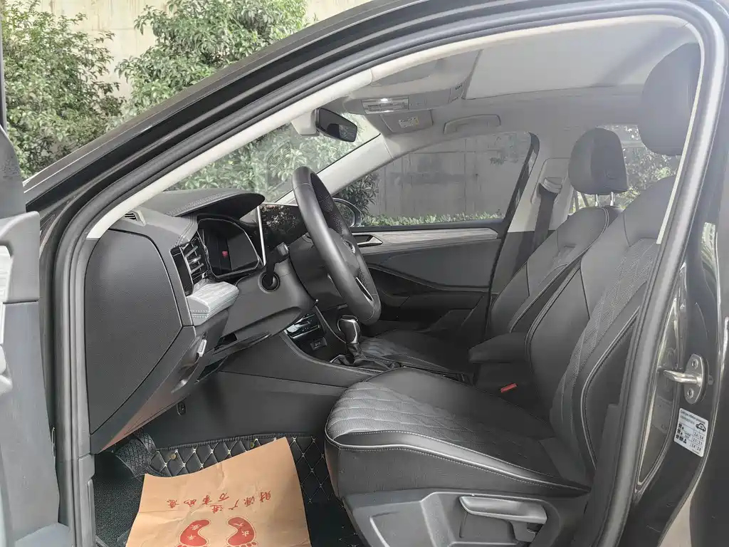 VOLKSWAGEN SAGITAR 2023