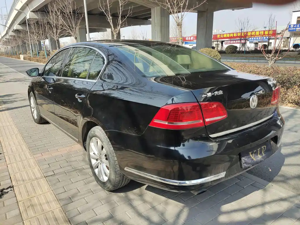 VOLKSWAGEN MAGOTAN 2012