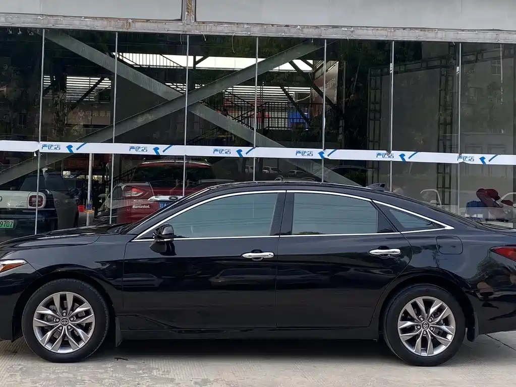TOYOTA AVALON 2020