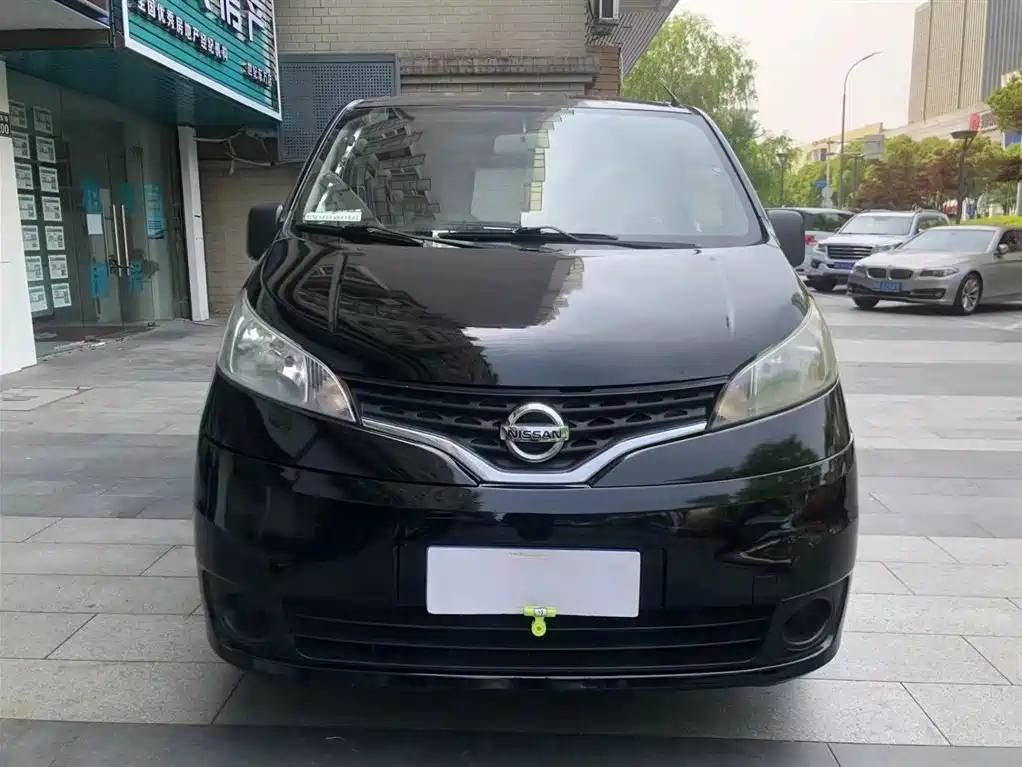 NISSAN NV200 2011