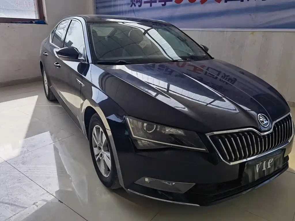 SKODA SUPERB 2017