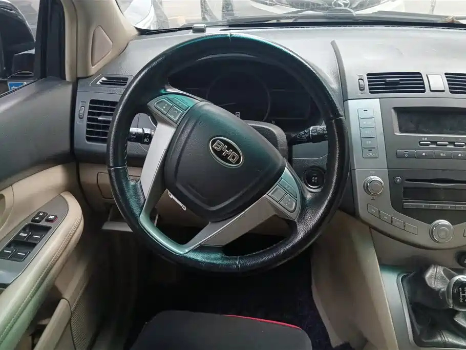 BYD S6 2013