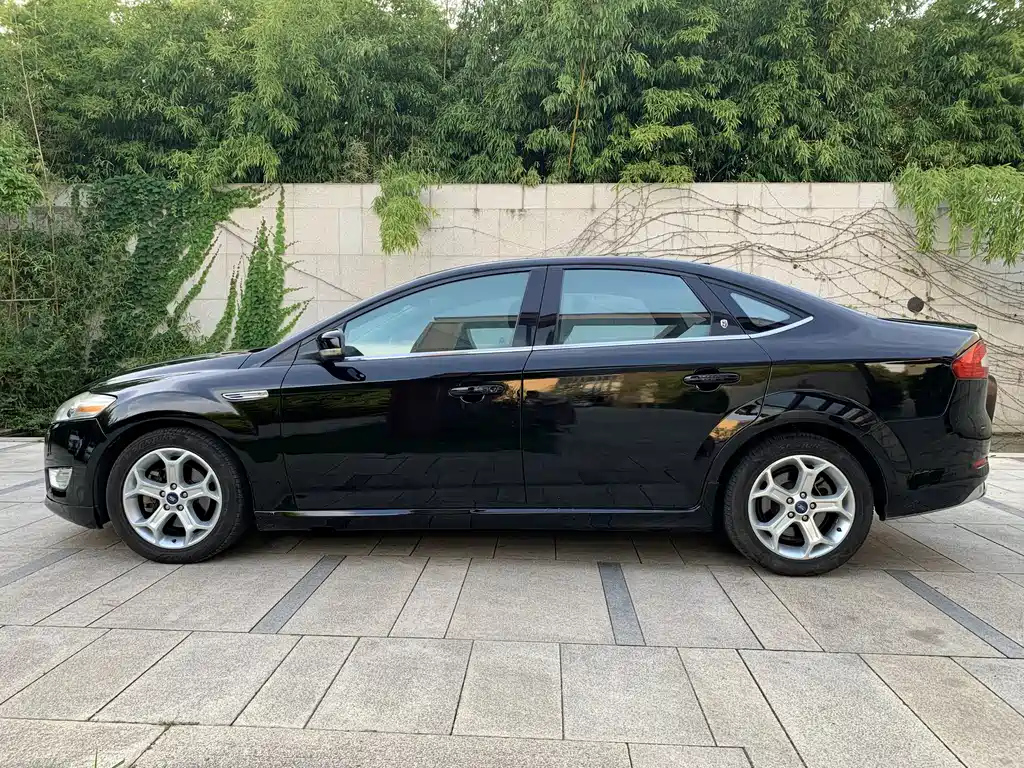 FORD MONDEO - WINNER 2010
