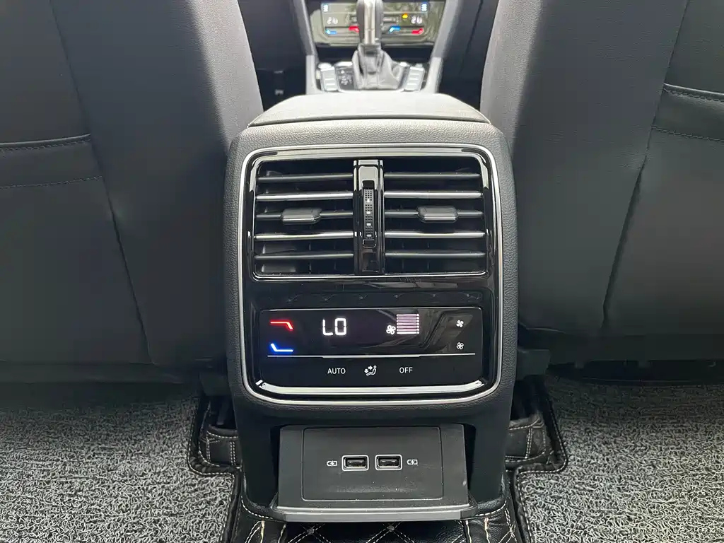 VOLKSWAGEN MAGOTAN 2023