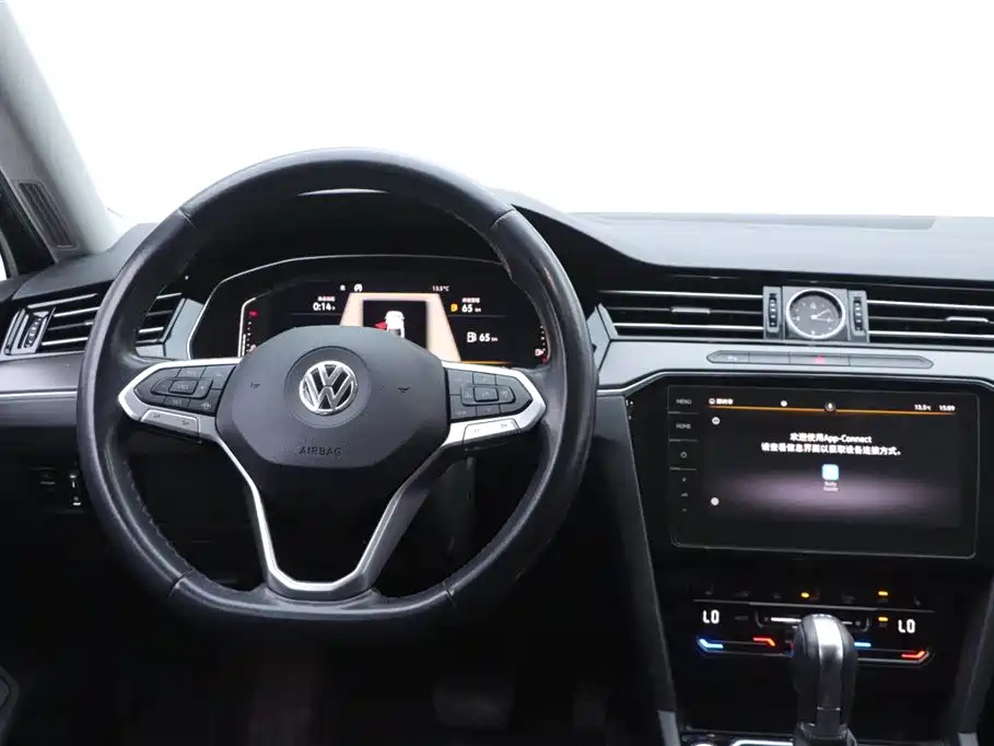 VOLKSWAGEN MAGOTAN 2020