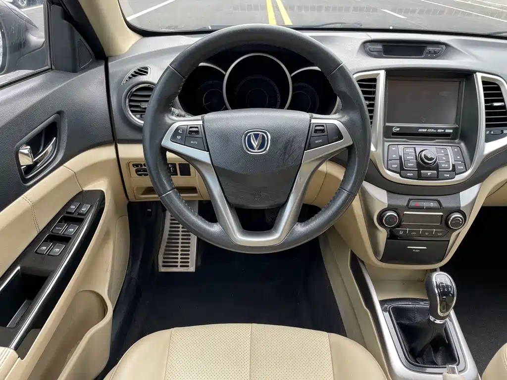 CHANGAN EADO 2015