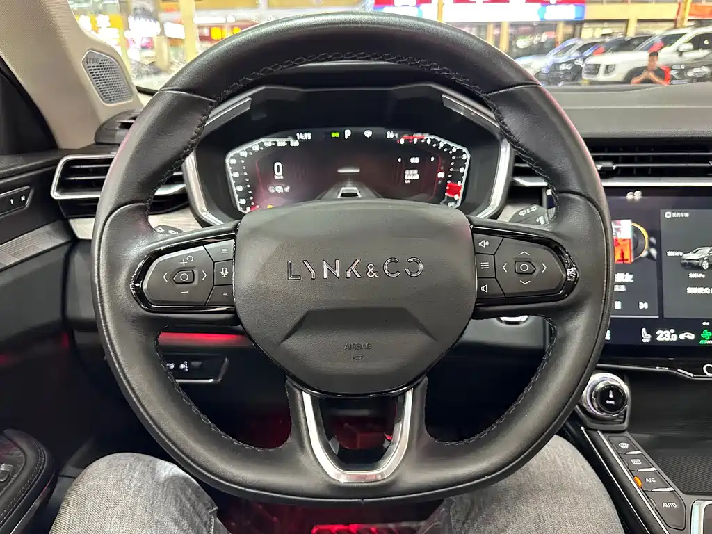 LYNK&CO 01 2021